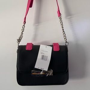 BNWT Betsey Johnson Top Hamdle Crossbody Pink/Black Purse
